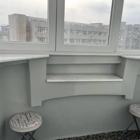 New Stylish Urban With Modern Comforts Apartment *